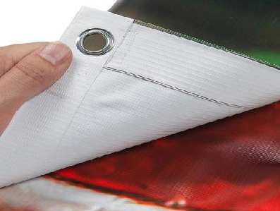 弥勒喷绘和刀刮布的工艺区别。