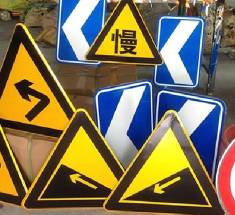 弥勒标识标牌中颜色的确定是很重要的。